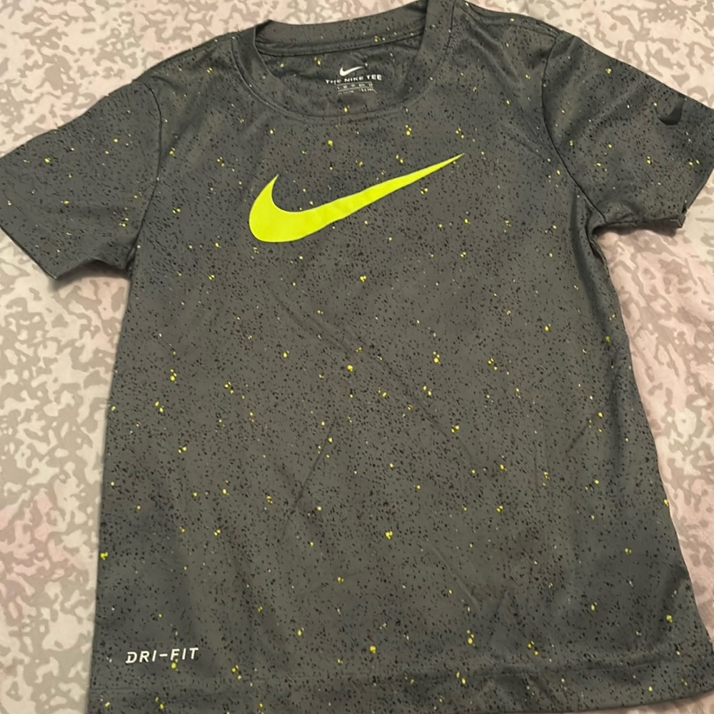 Boys size 4 Nike top